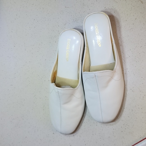 Daniel Green slip on's - Picture 3 of 9